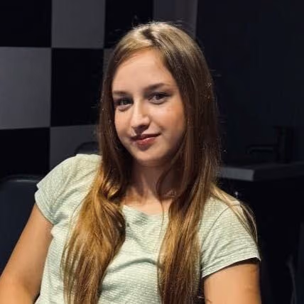 Kasia, barberka w barber shopie Konecki Golibroda
